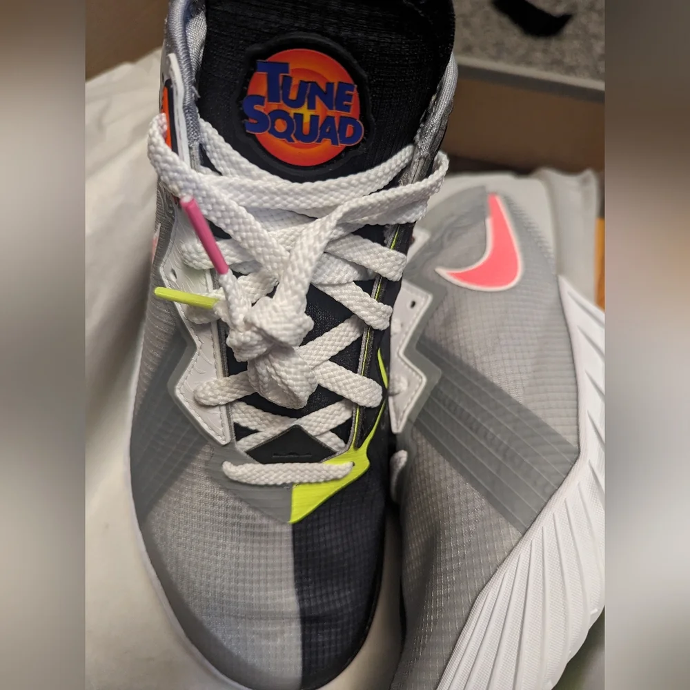 Nike sneakers - Picture 6 of 13